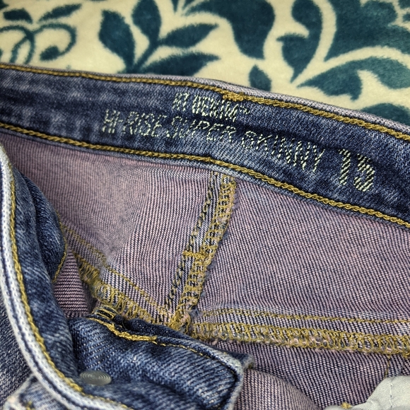 Hot Topic Jeans - Picture 2 of 4